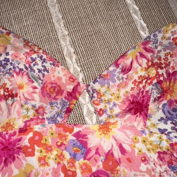 H&M Top - Picture 3 of 5